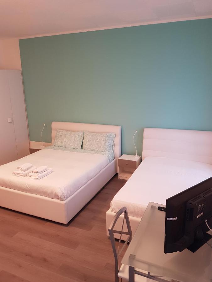 B&B Porto Vecchio Rooms - Stazione Centrale 트리에스테 외부 사진